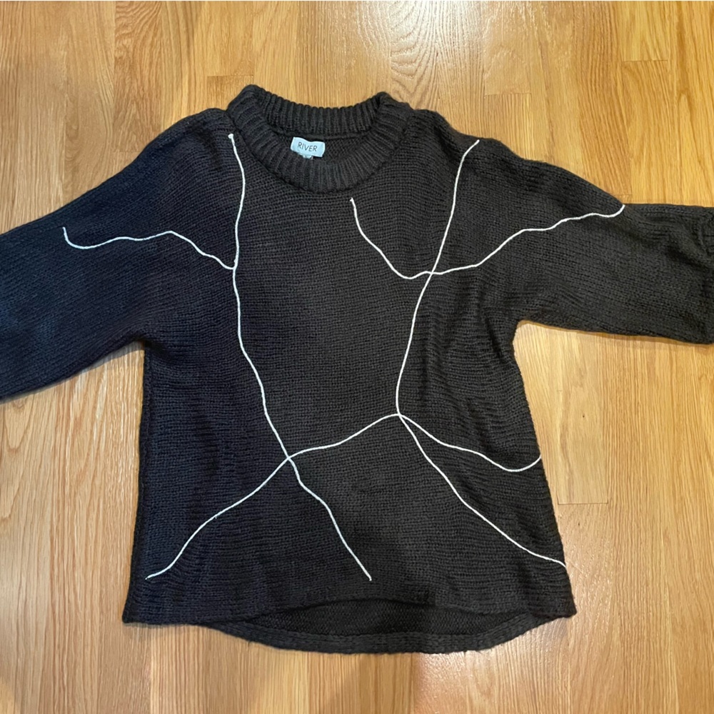 High end women’s boutique brown sweater w/ white detail. Never worn